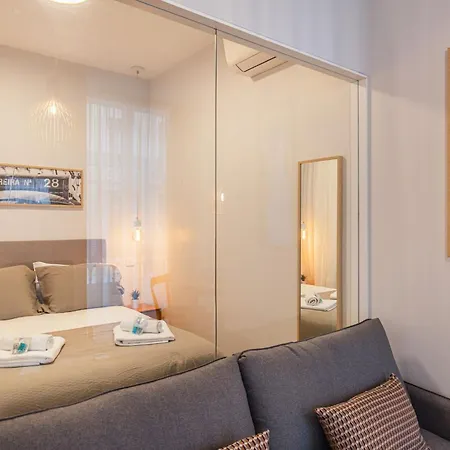 Upscale & Trendy Flat In The Center By Lovelystay 公寓 *