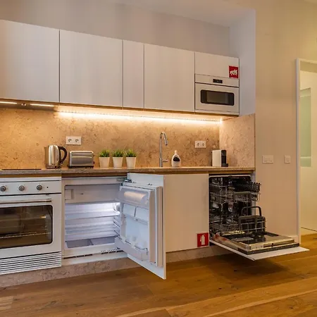 Апартаменты Upscale & Trendy Flat In The Center